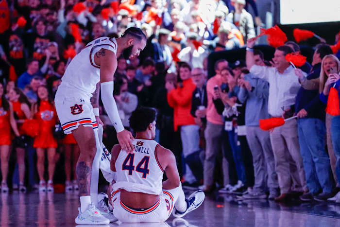 Johni Broome and Dylan Cardwell | Eric Starling/Auburn Daily